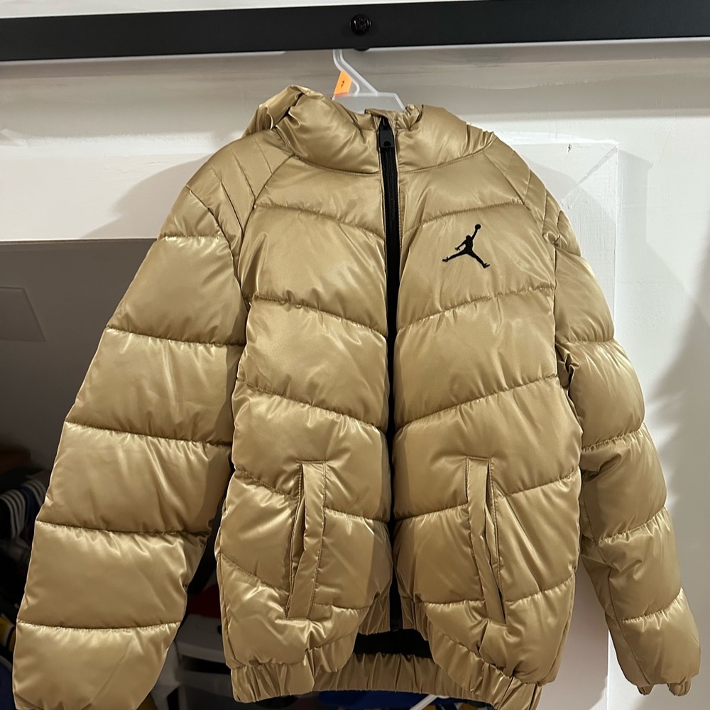 Girls Kids Jordan Gold Puffer Jacket Sz M (8-10)